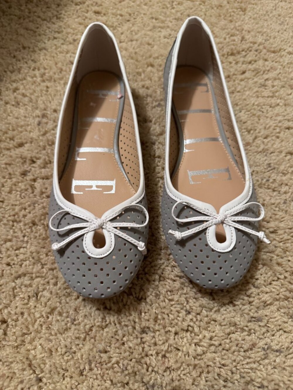 Like New - Grey and White Ballet Flat!